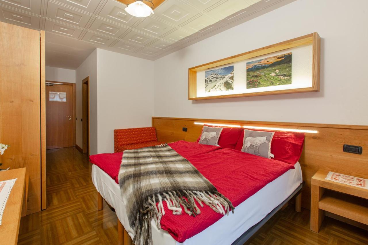 Hotel Biancospino Lanzada Exterior photo