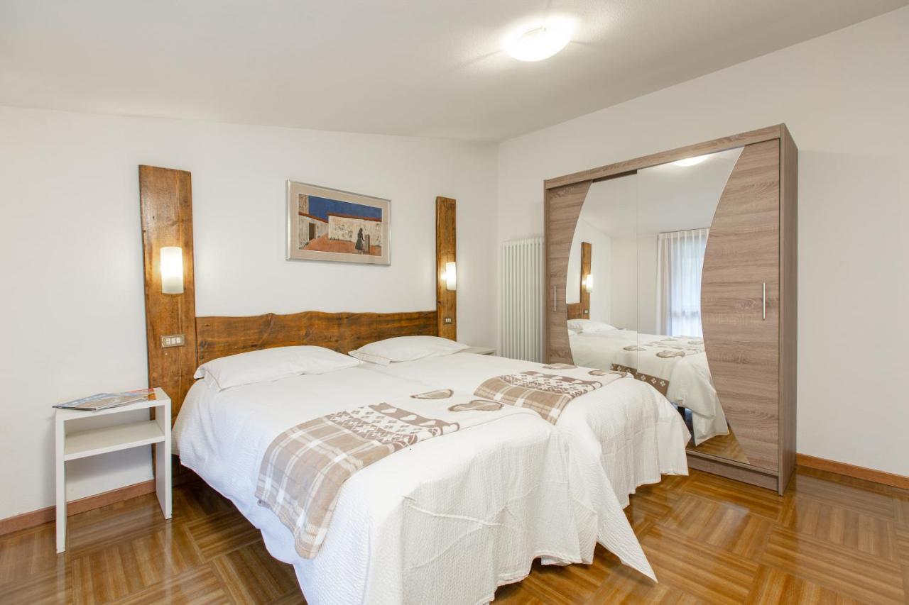 Hotel Biancospino Lanzada Exterior photo