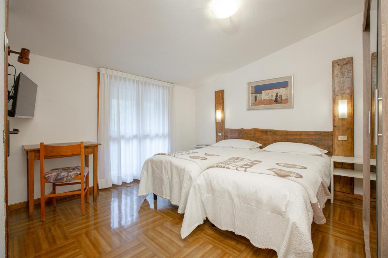 Hotel Biancospino Lanzada Exterior photo