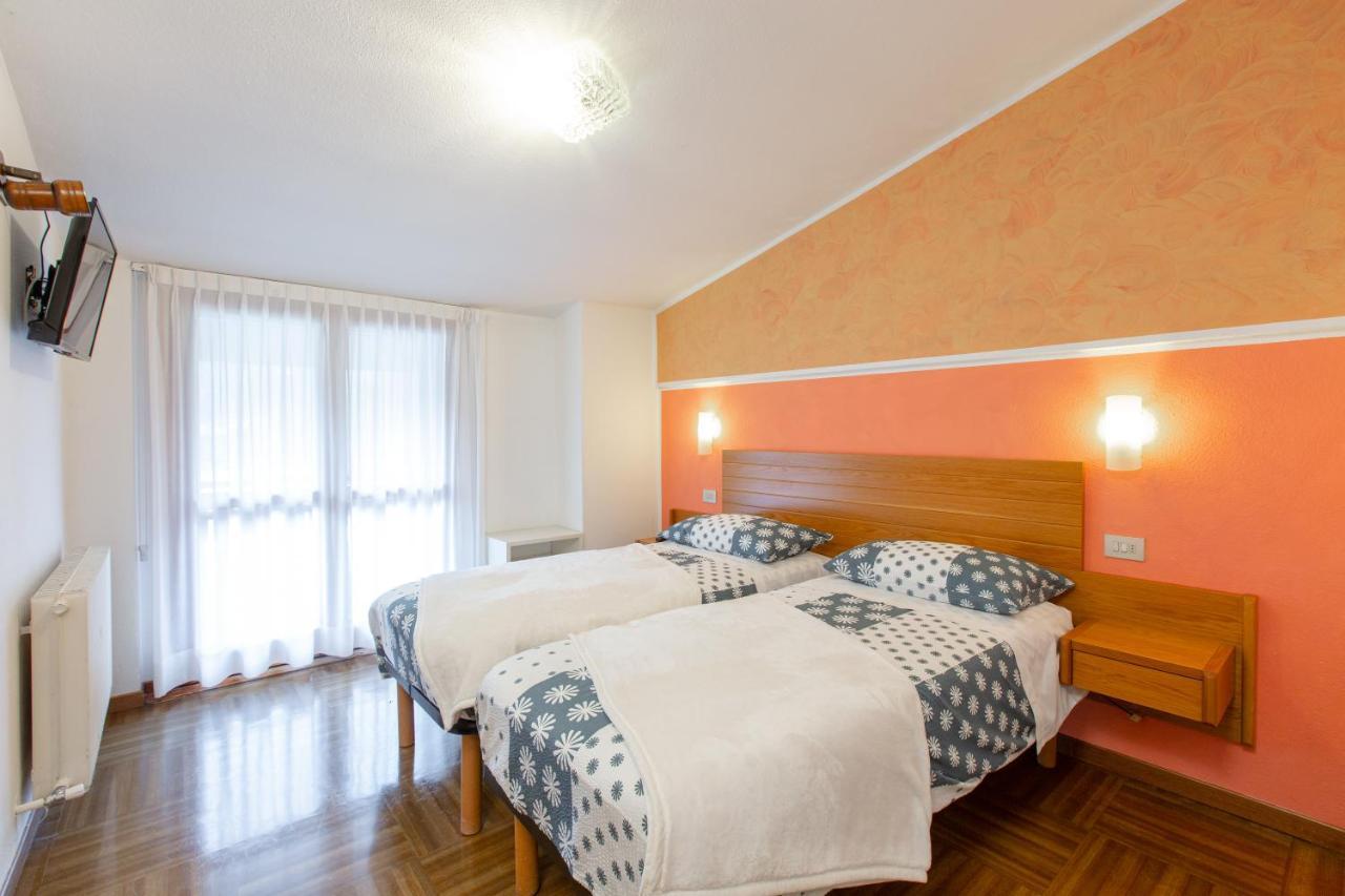 Hotel Biancospino Lanzada Exterior photo