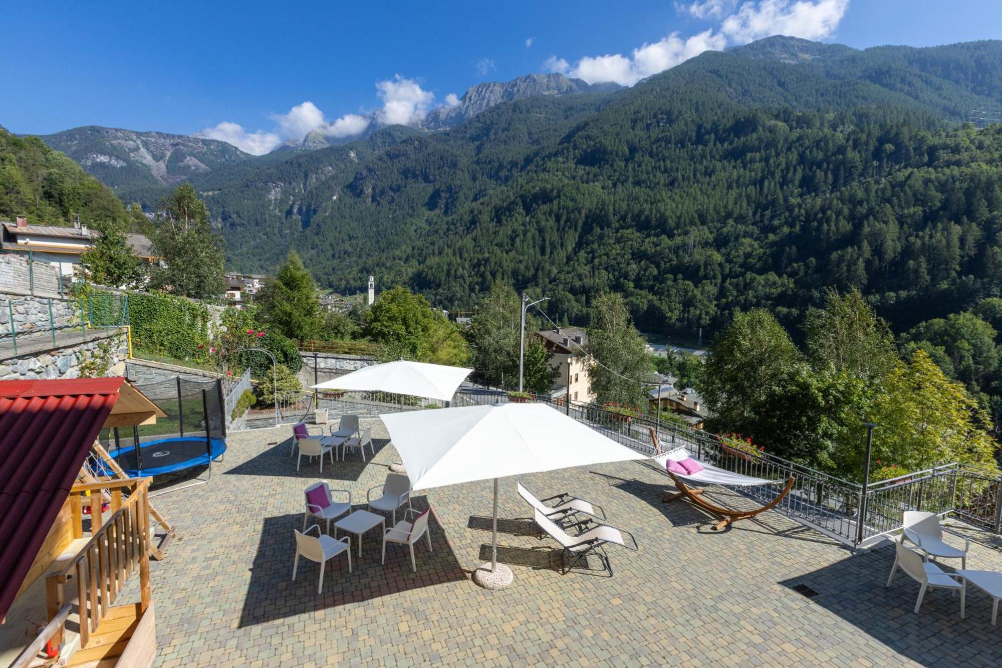 Hotel Biancospino Lanzada Exterior photo